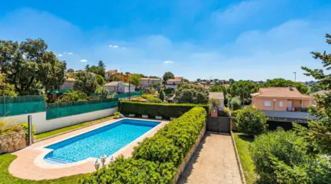 Chalet en Cerro Alarcón