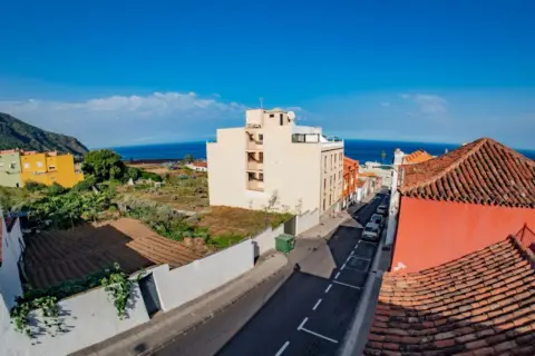 Casa adosada en calle de García Estrada