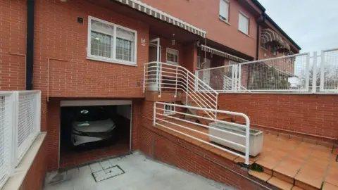 Casa adosada en calle de Camilo José Cela