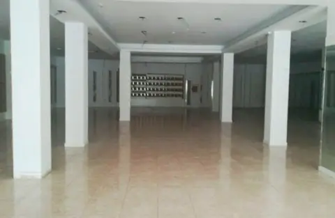 Local comercial en Plaza de León