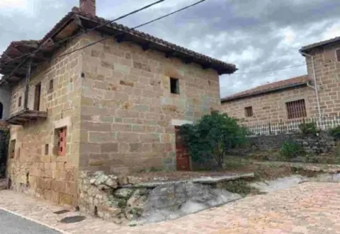 Terraced house in Olleros de Paredes Rubias