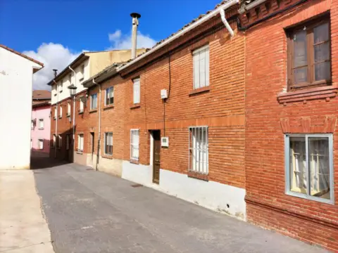 Casa en calle Correderas