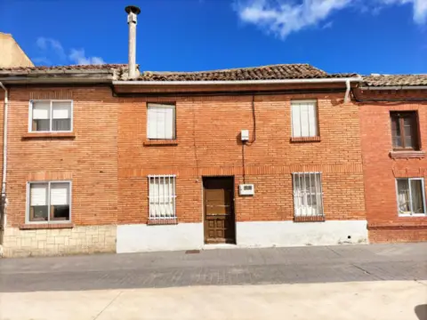 Casa en calle Correderas