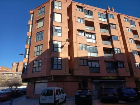 Piso en Ave María