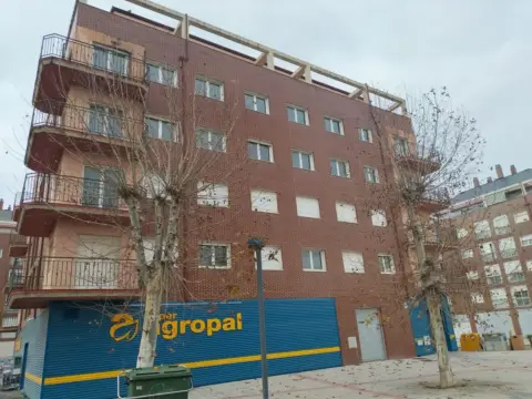 Edificio en Villamuriel de Cerrato