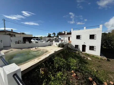 Chalet en calle Higueras de Campomijas