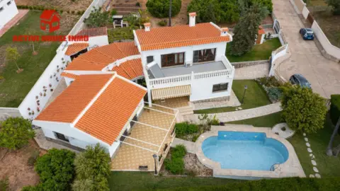 Chalet in calle Cedres, nº 10