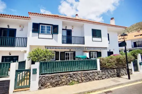 Casa adosada en calle Rua La Ua-19