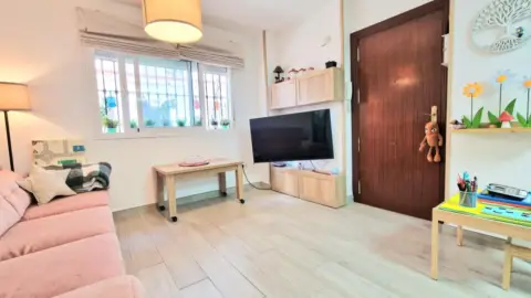 Apartamento en calle de Teba, 12