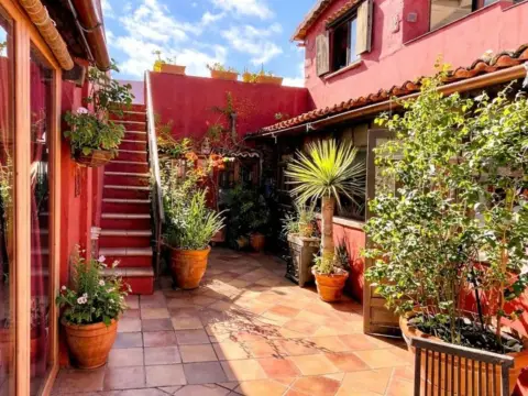 Casa en calle Real de la Cruz Santa
