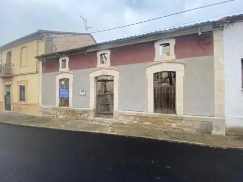 Terreno en calle Alcázar