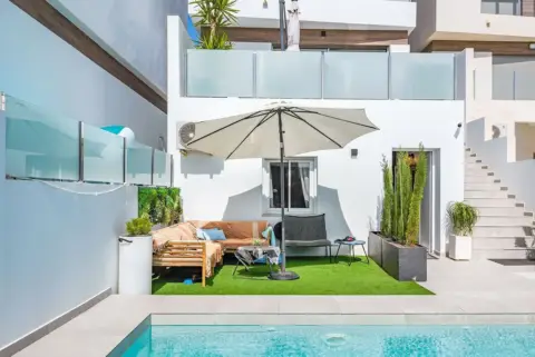 Chalet en calle Madame Butterfly, 317