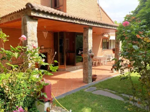 Chalet en calle de Orión