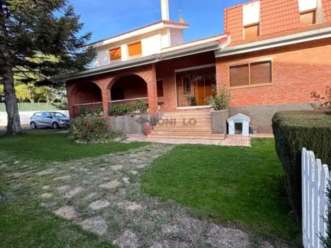 Chalet en calle de la Ermita