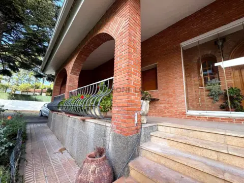 Chalet en calle de la Ermita