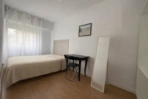 Habitación en calle de Fermín Caballero