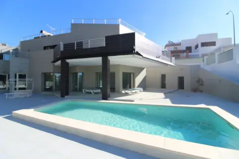 Chalet en calle de Icaro, 2