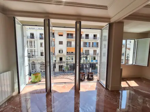 Piso en Avenida de la Constitución