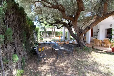 Chalet en Heliópolis-Curva