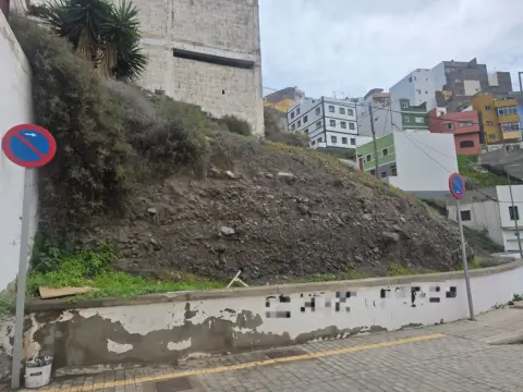 Terreno en calle Tanganillos, 19