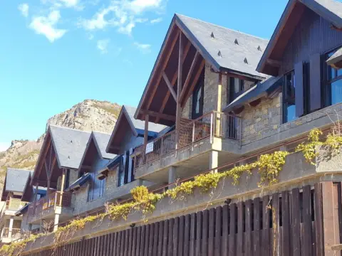 Casa adosada en Camino Saras, 23