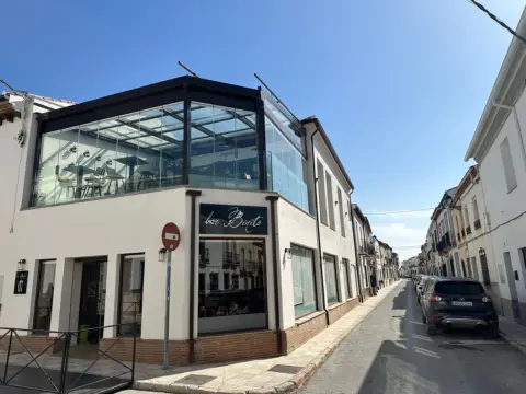 Casa adosada en calle de la Silla, 84