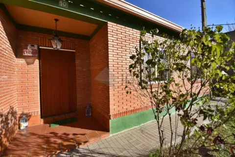 Chalet en callejón de Caba