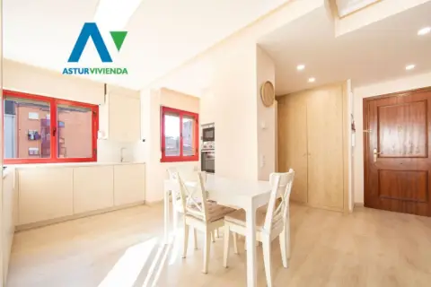 Dúplex en calle de Leopoldo Alas