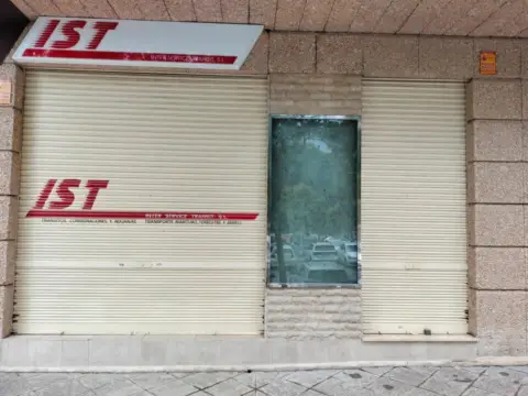 Local comercial en Juan Carlos I