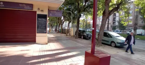 Local comercial en calle Abenarabi