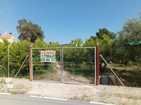 Terreno en calle La Loma