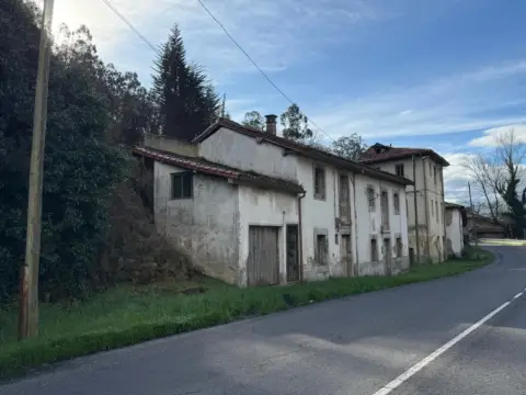 Casa adosada en Grado