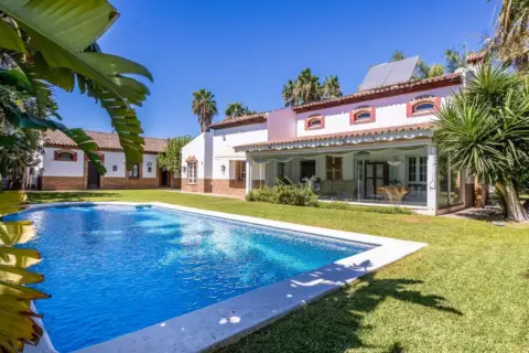 Casa en Avda. Caballero Bonald - San José Obrero - Guadalcacín