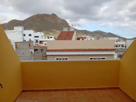Casa adosada en Buzanada-Valle de San Lorenzo-Cabo Blanco
