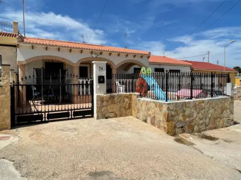 Casa adosada en Zona Pueblo