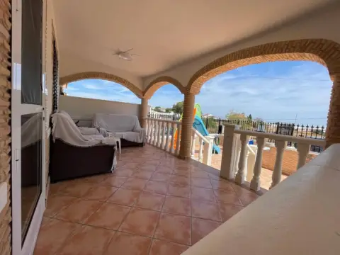Casa adosada en Zona Pueblo