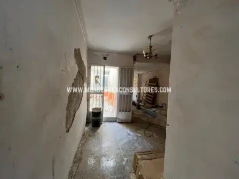 Chalet en calle de Hernán Cortés