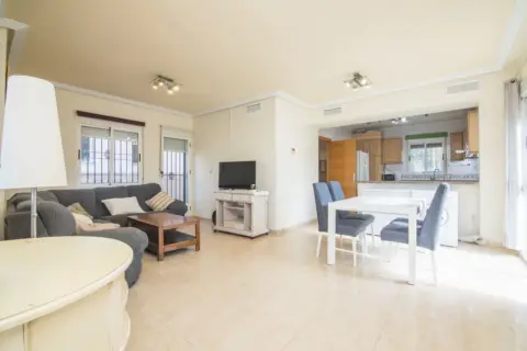 Casa en calle Vicente Aracil