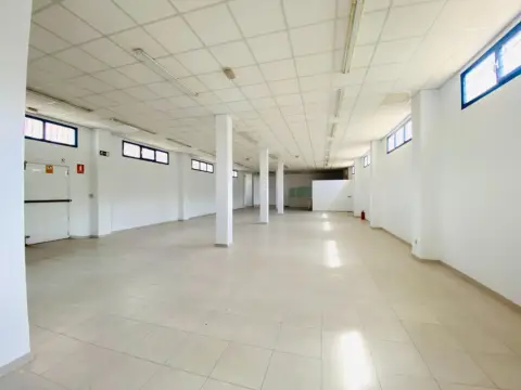 Local comercial en Residencia