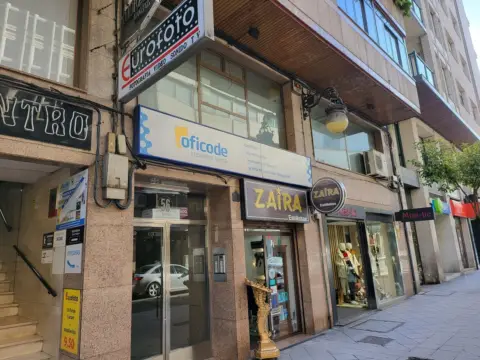 Local comercial en calle de Juan XXIII, 3