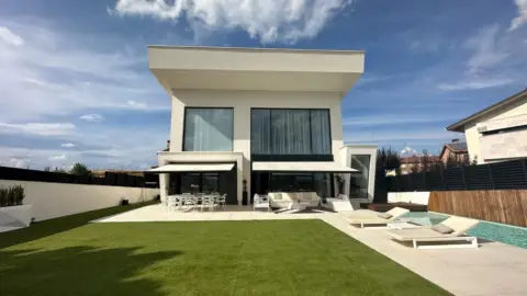 Chalet en Urb. Camaretas