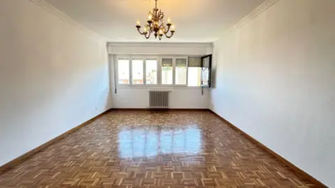 Piso en calle de Doña Urraca, 2