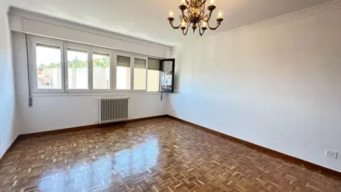 Piso en calle de Doña Urraca, 2