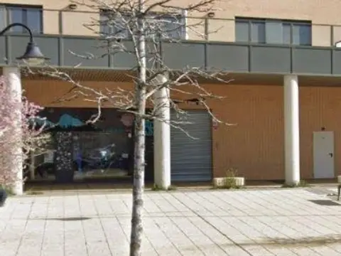 Local comercial en Avenida de Valladolid, 104