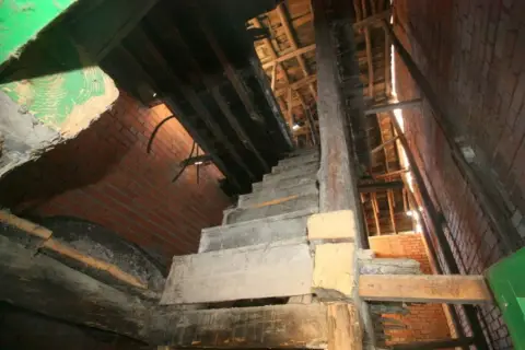 Casa adosada en calle del Obispo Dávila y Cárdenas, nº 41
