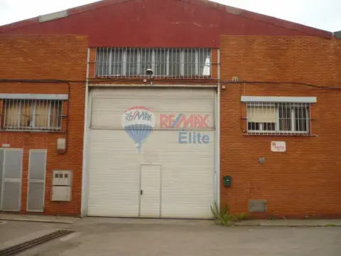 Nave industrial en calle Polígono Maximino Vega, nº 6