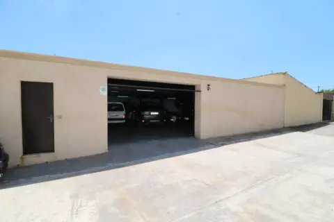 Nave industrial en Carrer de Carles Riba