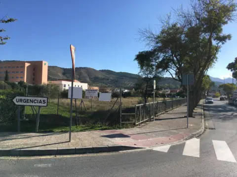 Terreno en calle del Poeta Muñoz Rojas