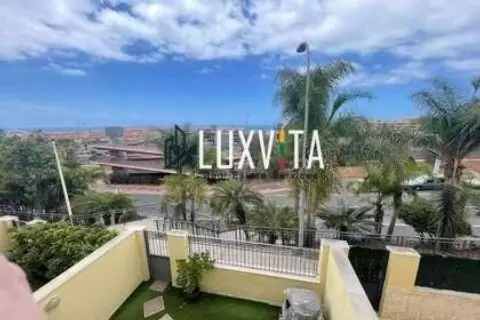 Casa adosada en calle El Peralillo, 3