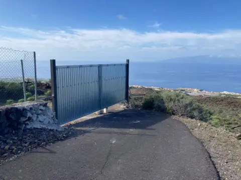 Terreno en calle de la Cruz, 180